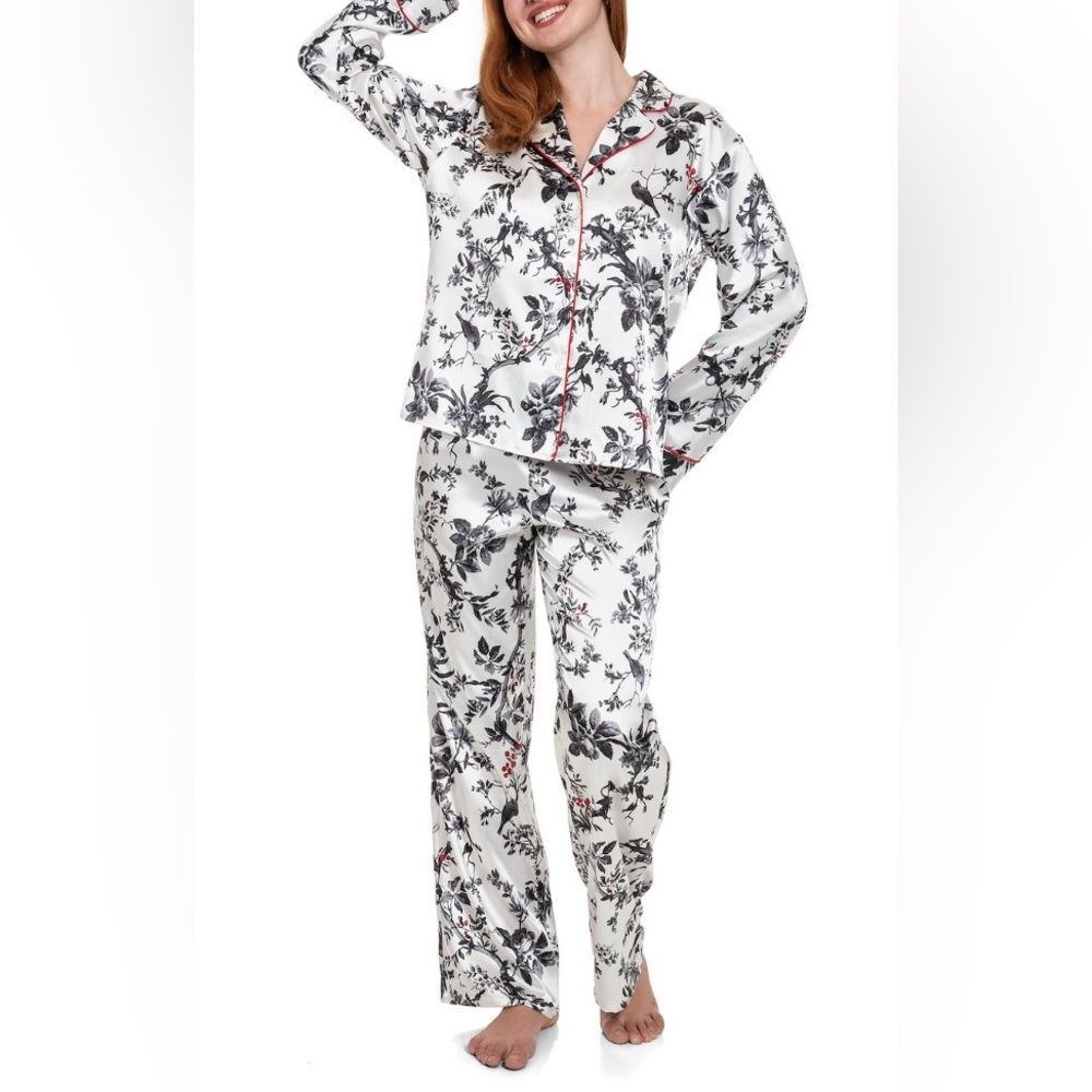 Womens Lilac+London Long Satin Notch CollarPajama Top & Bottoms Set. Medium
